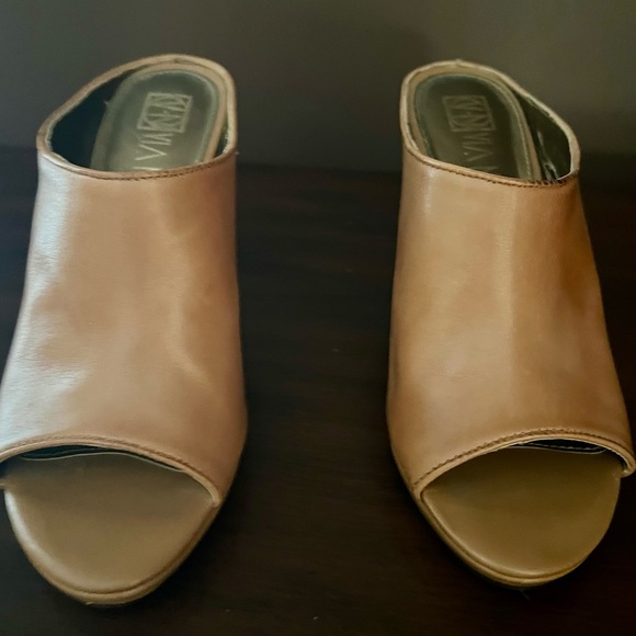 VIA NEROLI
CHESTNUT
SIZE 6
EXCELLENT CONDITION - Picture 3 of 7